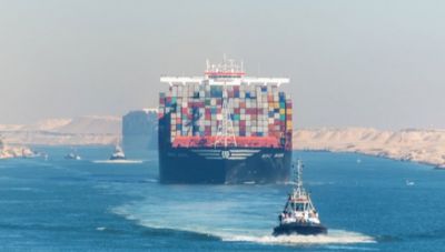 Ξεκινάει και πάλι η κυκλοφορία στη Διώρυγα του Σουέζ