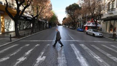 Πάνω από 2500 κρούσματα αναμένονται σήμερα - Ποια νέα μέτρα θα ανακοινώσει η κυβέρνηση