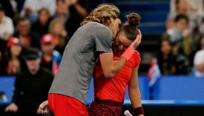 Δύσκολες νίκες για Τσιτσιπά και Σάκκαρη