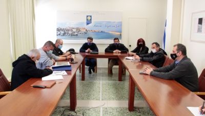 Σύσκεψη για τις ασφαλτοστρώσεις δρόμων στα Χανιά