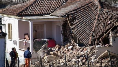 Τροχόσπιτα και είδη πρώτης ανάγκης στους σεισμόπληκτους της Λάρισας