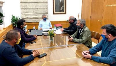 Συνάντηση του Περιφερειάρχη Κρήτης με εκπροσώπους οδηγών τουριστικών λεωφορείων