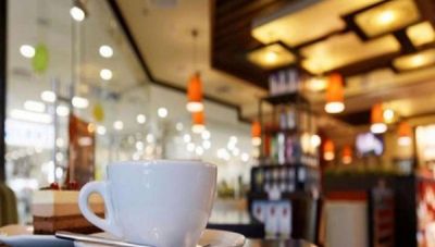 Κρήτη: Ο καφές του ανεμβολίαστου πελάτη του κόστισε λουκέτο 2 εβδομάδων και 5.000 ευρώ