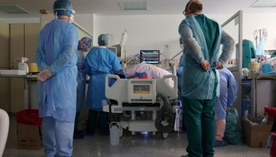 Κορωνοϊός:  3869 κρούσματα- 80 θάνατοι, 536 διασωληνωμενοι