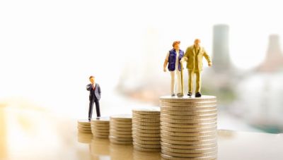 Eκκρεμείς συντάξεις: Ποιες θα δοθούν πρώτες από τον ΕΦΚΑ