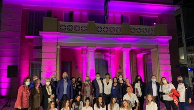 Συμβολική φωταγώγηση της Περιφέρειας Κρήτης για τον καρκίνο του μαστού