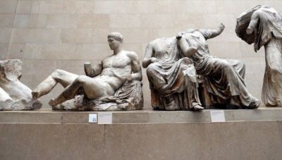 Δρομολογείται η επιστροφή θραύσματος της ζωοφόρου του Παρθενώνα από την Ιταλία