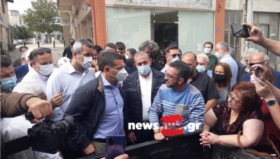 Στις πληγείσες περιοχές από το σεισμό της 27ης Σεπτεμβρίου  ο Αλέξης Τσίπρας (ΦΩΤΟ και ΒΙΝΤΕΟ)