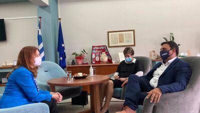 Εκπρόσωποι της Πρεσβείας της Ρουμανίας στον Δήμο Αγίου Νικολάου
