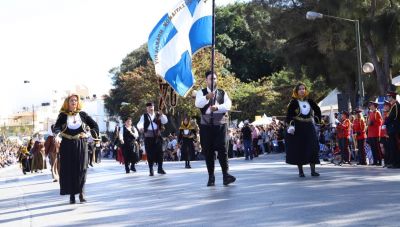 Η καθιερωμένη παρέλαση για την επέτειο της 28ης Οκτωβρίου στο κέντρο του Ηρακλείου
