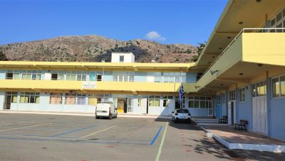 Εργασίες συντήρησης σε γυμνάσια και λύκεια στο Δήμο Μαλεβιζίου