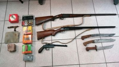 Κρήτη: Βρήκαν μίνι-οπλοστάσιο στα σπίτια τους- Συλλήψεις 2 ατόμων