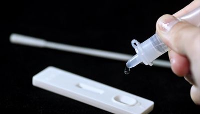 Σχολεία: Έως την Παρασκευή τα δωρεάν self test στα φαρμακεία