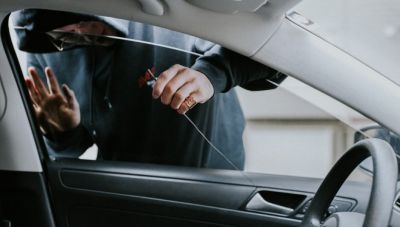 Μαλεβίζι: Τον έκαναν τσακωτό σε κλεμμένο αυτοκίνητο με ναρκωτικά-Είχε διαπράξει 3 κλοπές