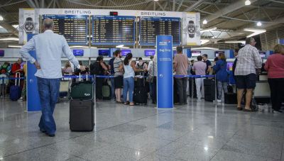 Ηράκλειο: Πήγαν να ταξιδέψουν με το αεροπλάνο, αν και θετικοί στον κορωνοϊό!