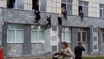 Ρωσία: Επίθεση ενόπλου σε πανεπιστήμιο-Φοιτητές πηδούν από τα παράθυρα για να σωθούν