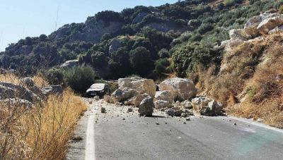 Ηράκλειο: Κατολίσθηση στο δρόμο προς Προφήτη Ηλία! (φωτογραφίες)