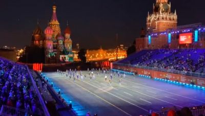 Οι Ρώσοι τίμησαν τον Θεοδωράκη στην Κόκκινη Πλατεία