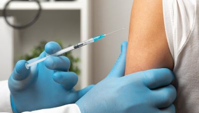 Έρχεται αυστηρός νόμος για τους «μαϊμού εμβολιασμούς»-Εισαγγελέας για τα περιστατικά στην Καρδίτσα