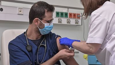 Το Ευρωπαϊκό Δικαστήριο είπε ΟΧΙ στους Ελληνες υγειονομικούς κατά του υποχρεωτικού εμβολιασμού