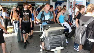 Κρήτη: Σε «αναμμένα κάρβουνα» για την τουριστική σεζόν- Τι κρίνει τη συνέχεια