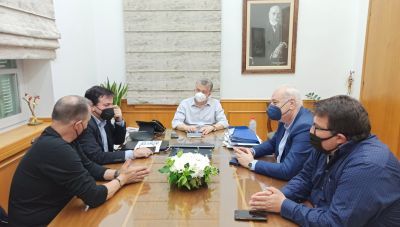Συνάντηση του Περιφερειάρχη με εμπόρους του Αρκαλοχωρίου για τα προβλήματα τους