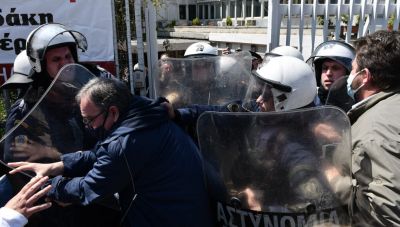 Στήριξη των Εργατικών Κέντρων Κρήτης-Ρόδου στους εργαζόμενους στον ΟΑΕΔ