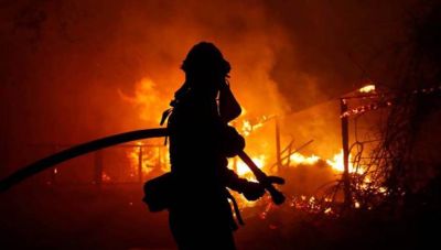 Μεγάλη πυρκαγιά στην Πόμπια κοντά σε σπίτια-Κινητοποίηση της Πυροσβεστικής