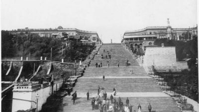 Στα σκαλοπάτια της πολιορκημένης σήμερα Οδησσού