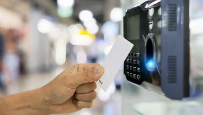 Πότε τίθεται σε ισχύ η Ψηφιακή Κάρτα Εργασίας- Ποιες επιχειρήσεις εντάσσονται πρώτα