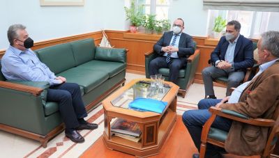 Συνάντηση Αρναουτάκη με Μ. Κουτουλάκη για υποδομές και μεταφορικό ισοδύναμο