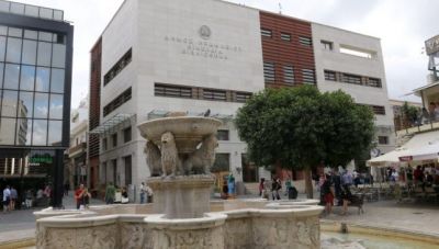 Θέμα newshub.gr: Ορατός ο κίνδυνος να ανασταλεί η λειτουργία της Βικελαίας Βιβλιοθήκης