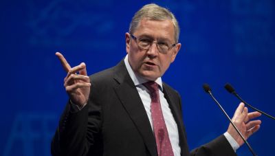 Κλάους Ρέγκλινγκ: Το ελληνικό χρέος είναι βιώσιμο-Η δομή του καλύτερη από των άλλων χωρών