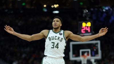 Αρχηγική εμφάνιση του Γιάννη στη Νέα Υόρκη