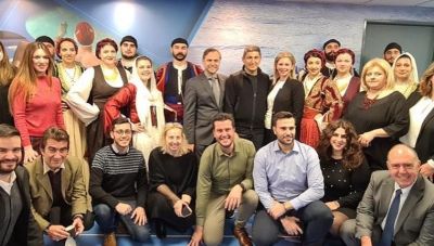 Κάλαντα από τον Όμιλο Βρακοφόρων Κρήτης στο Λ. Αυγενάκη