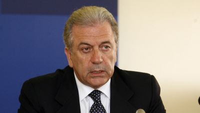 Δημήτρης Αβραμόπουλος: Στο μικροσκόπιο της Κομισιόν οι «ασυμβίβαστες» συναντήσεις του