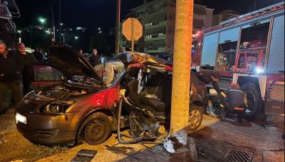 Αγρίνιο: Σοβαρό τροχαίο με δύο τραυματίες – Δραματική επιχείρηση απεγκλωβισμού (φωτό και βίντεο)