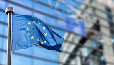 Κομισιόν: Βλέπει ισχυρή ανάπτυξη εν μέσω…ναρκοπεδίου