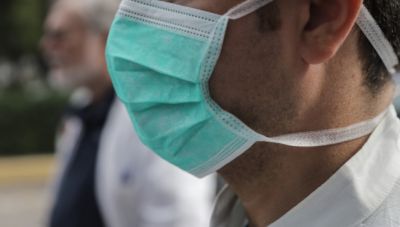 Συνεδριάζει η Επιτροπή των ειδικών- Τι θα γίνει με τις μάσκες