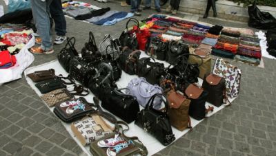Πρόστιμα 45.500 ευρώ από τη ΔΙΜΕΑ για παρεμπόριο μέσα σε μια βδομάδα