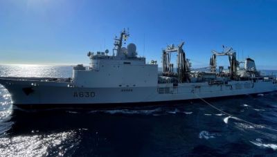 Στη ναυτική συνοδεία γαλλικού αεροπλανοφόρου η φρεγάτα 