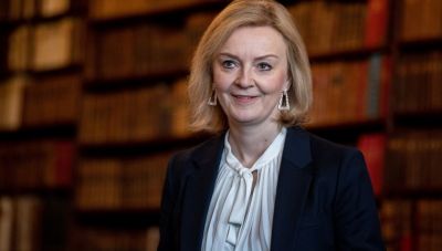 Στη Μόσχα η Βρετανίδα ΥΠΕΞ για συνομιλίες με τον Σ. Λαβρόφ για το Ουκρανικό