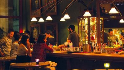 Κρήτη: Σύλληψη και καμπάνα σε ιδιοκτήτη μπαρ που παραβίασε το ωράριο-Πρόστιμα για μάσκες