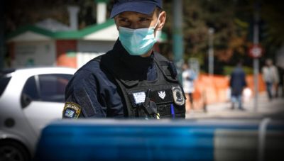 Κρήτη: Η όμικρον σαρώνει, η αστυνομία κόβει πρόστιμα