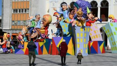 Ξεκίνησαν οι εκδηλώσεις για το Πατρινό Καρναβάλι-Ξεχύθηκαν στους δρόμους οι καρναβαλιστές
