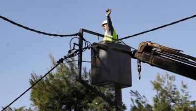 ΔΕΔΔΗΕ: Σε επιφυλακή τα συνεργεία εξαιτίας της κακοκαιρίας- Η νέα γραμμή βλαβών