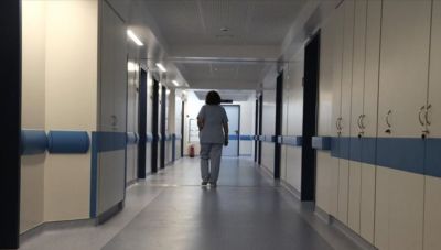 Κρήτη: Tα ρεκόρ κρουσμάτων κορωνοϊού φέρνουν περισσότερους στα νοσοκομεία