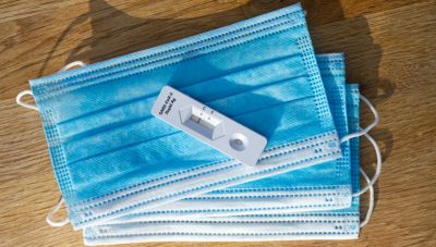 ΕΟΦ: Αυτά τα rapid και self test έχουν λάβει πιστοποιητικό