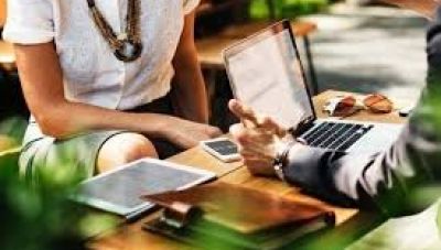 Τα σενάρια για τον κατώτατο μισθό και τις τριετίες