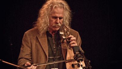 Ο Ross Daly στον Κήπο του Ιστορικού Μουσείου Κρήτης